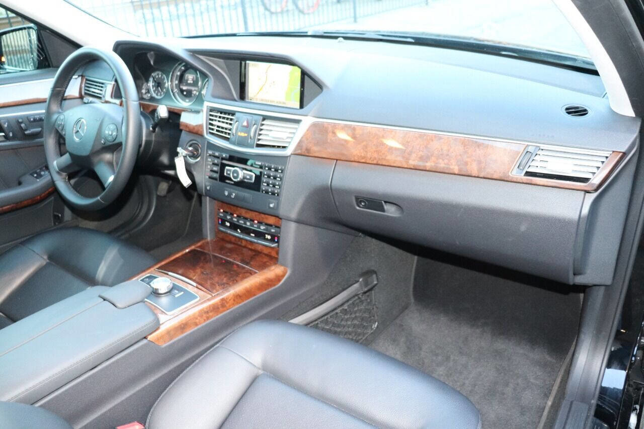 Used 2013 Mercedes-Benz E 350 Sedan image 41