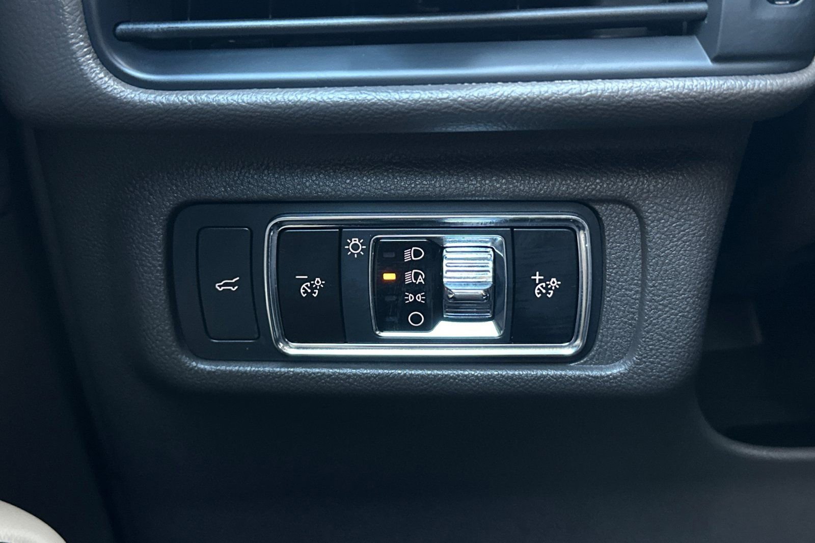 Used 2022 Lincoln Corsair FWD image 28