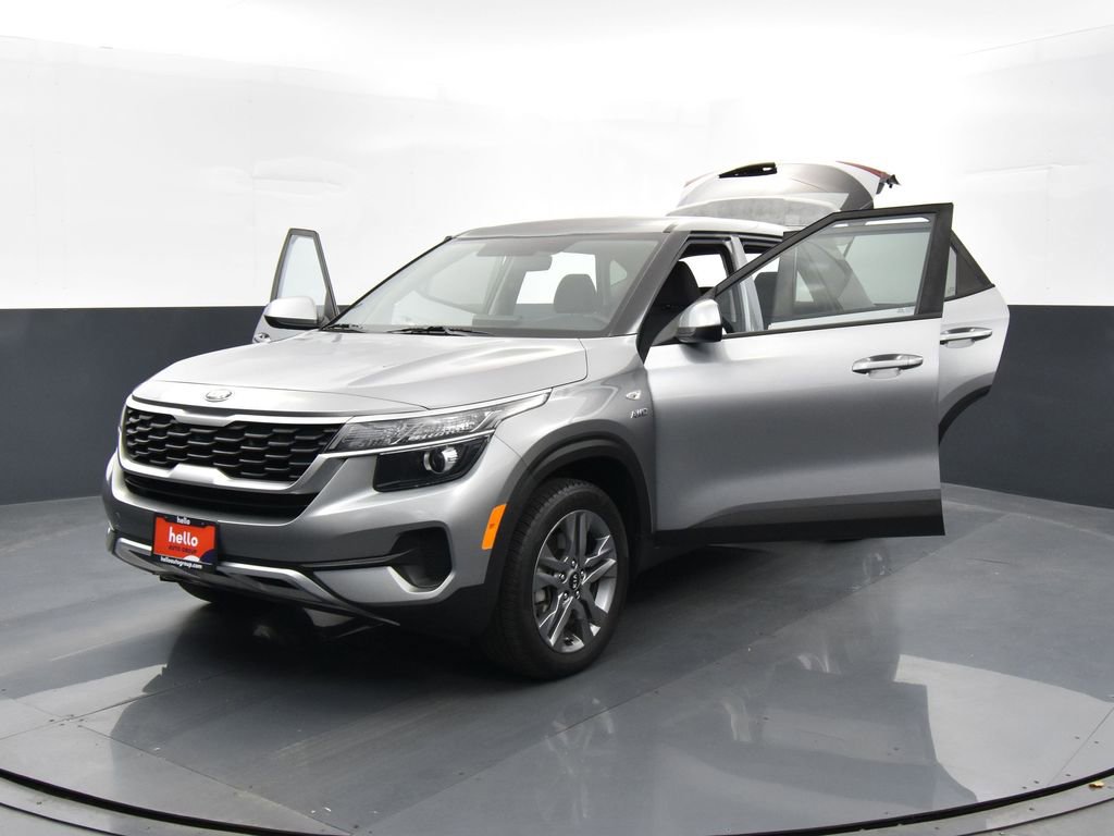 Used 2021 Kia Seltos LX image 35