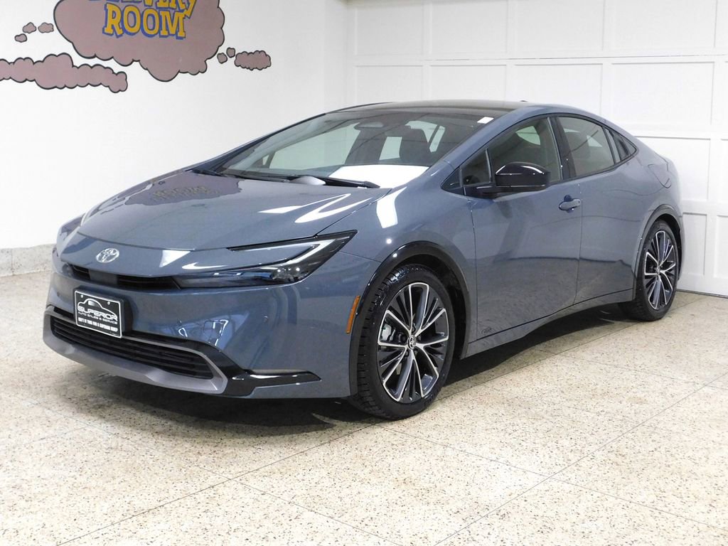 Used 2024 Toyota Prius XLE image 10