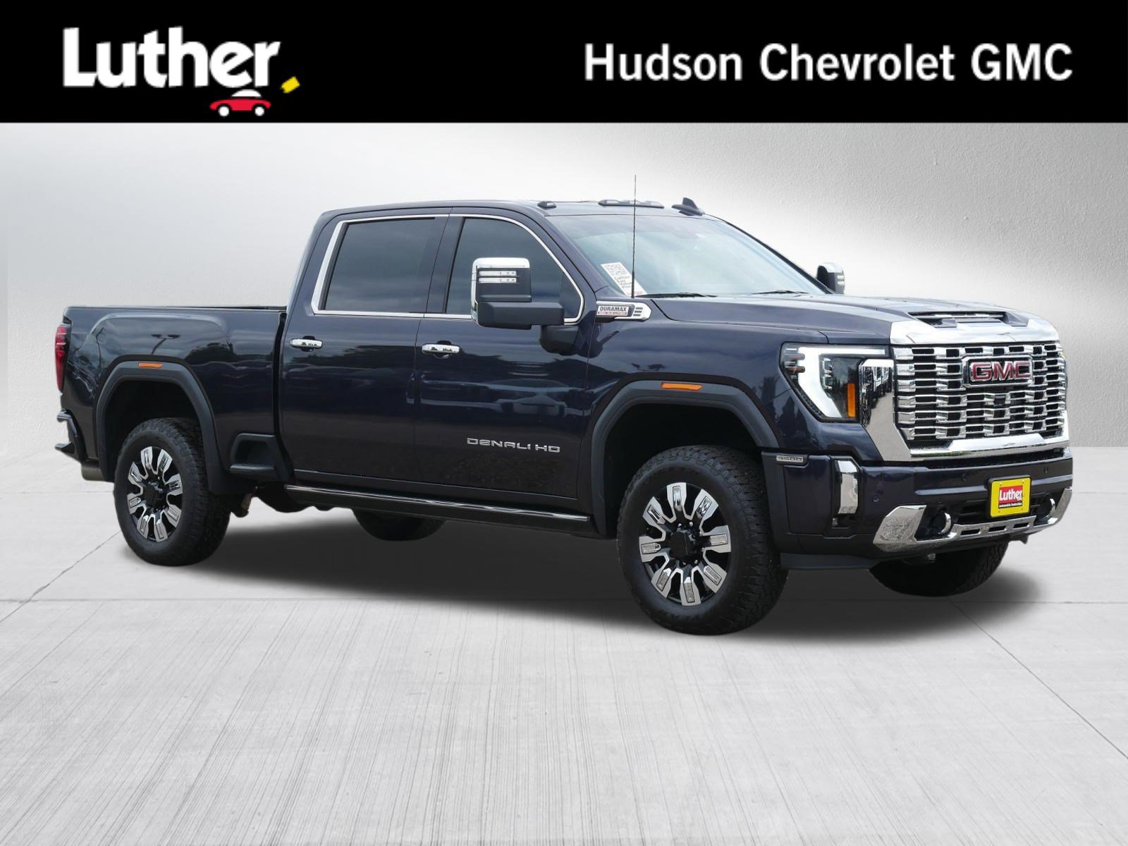 Used 2025 GMC Sierra 3500 Denali w/ Denali Reserve Package AWD/4WD image 1