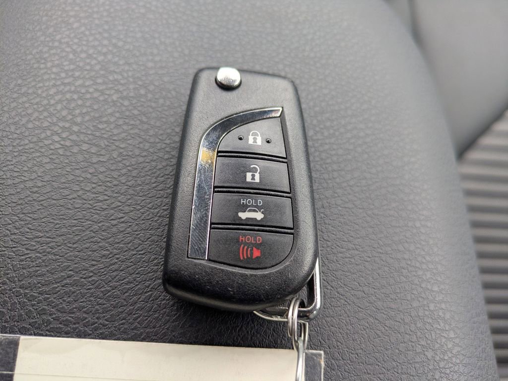 Used 2024 Toyota Camry SE image 29