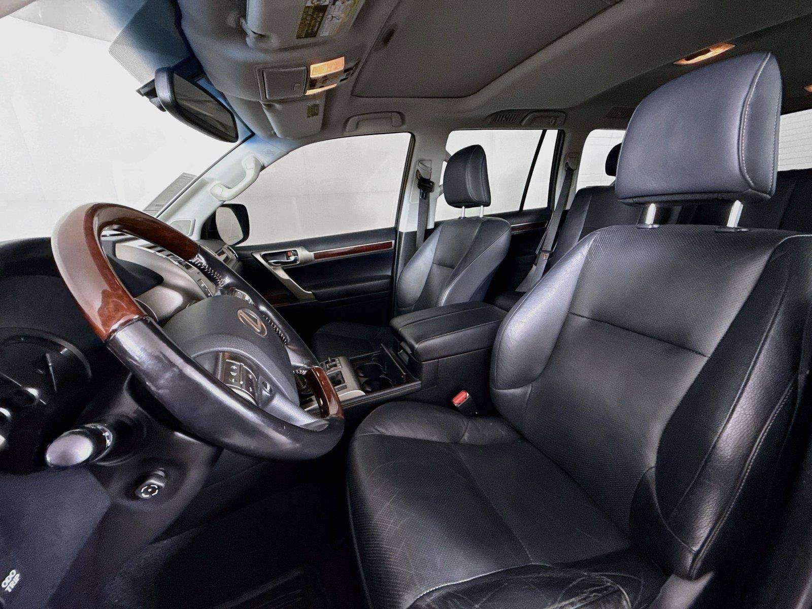 Used 2019 Lexus GX 460 Premium AWD/4WD image 3