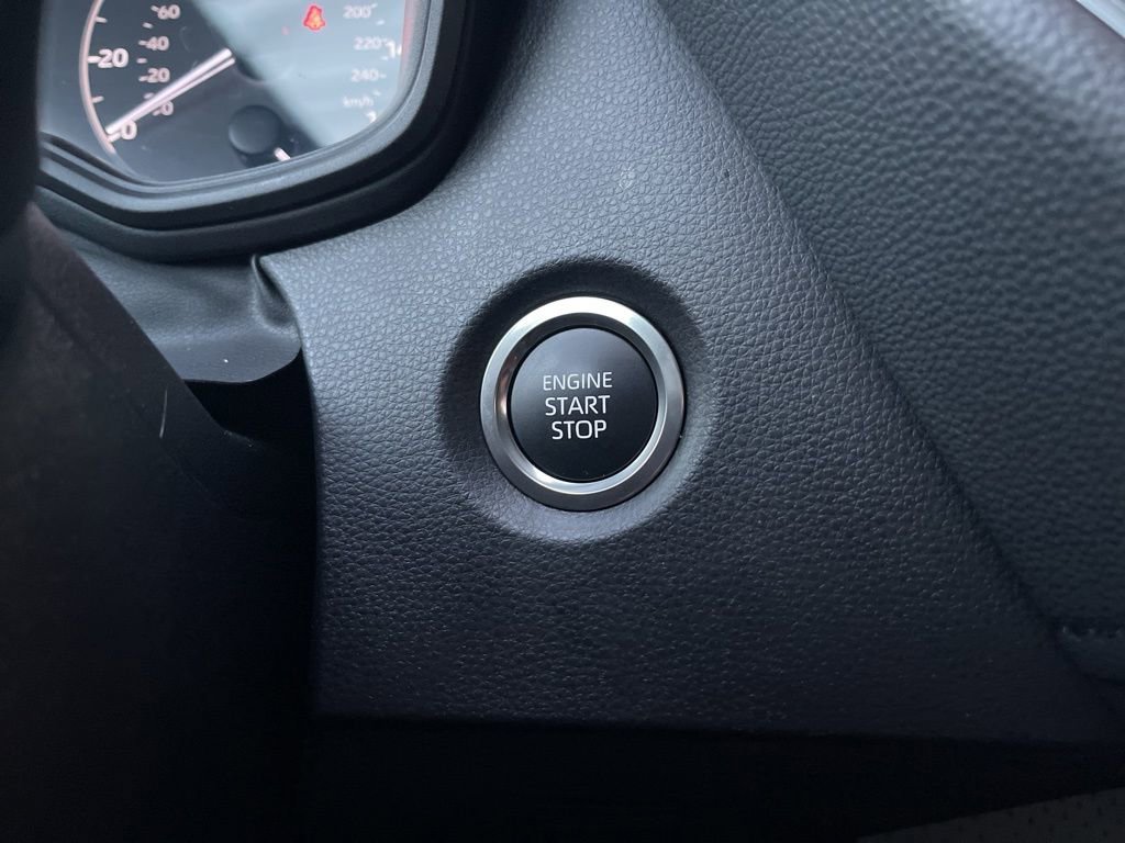 Used 2025 Toyota Corolla SE w/ Convenience Package image 27