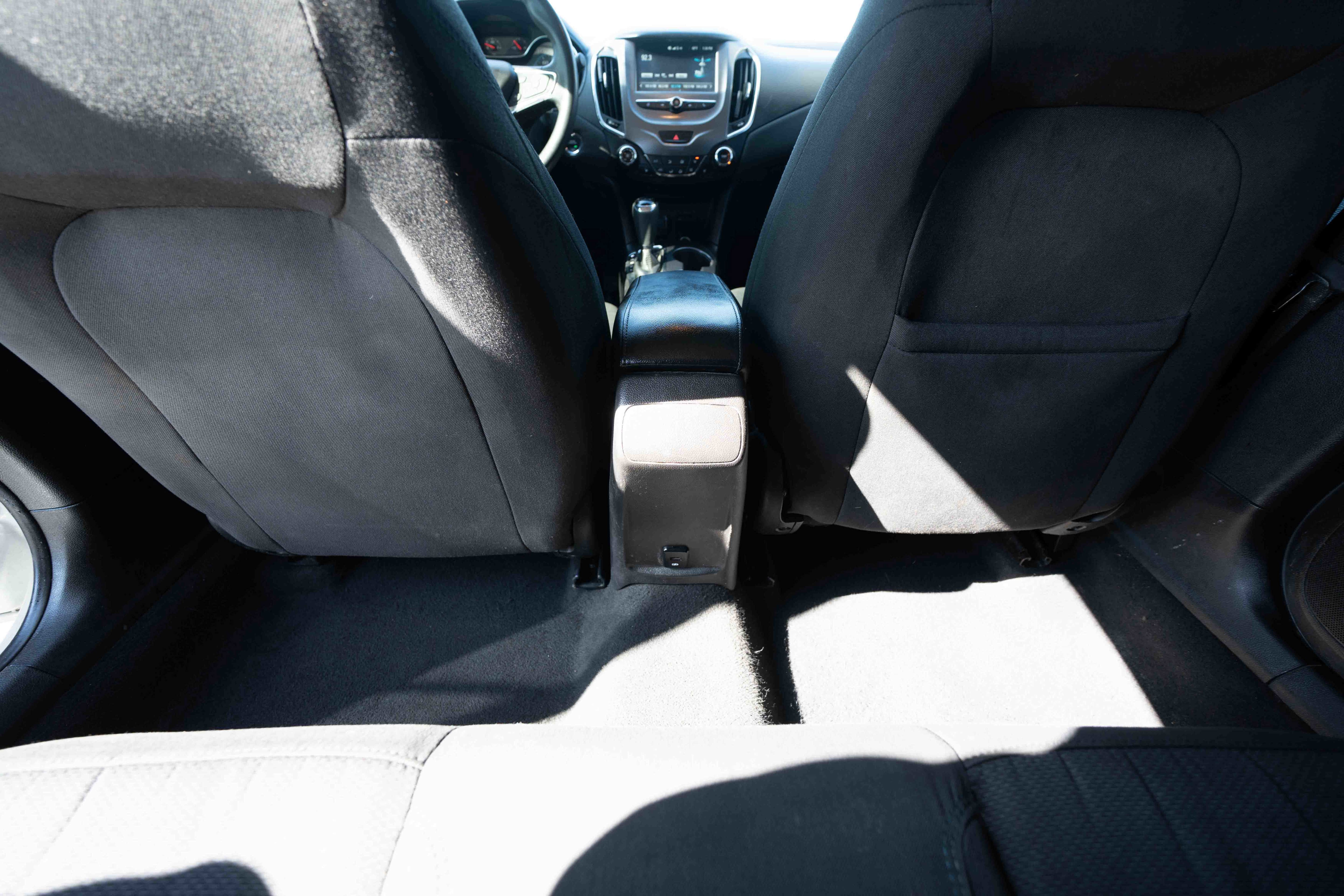 Used 2018 Chevrolet Cruze LT w/ Convenience Package image 22