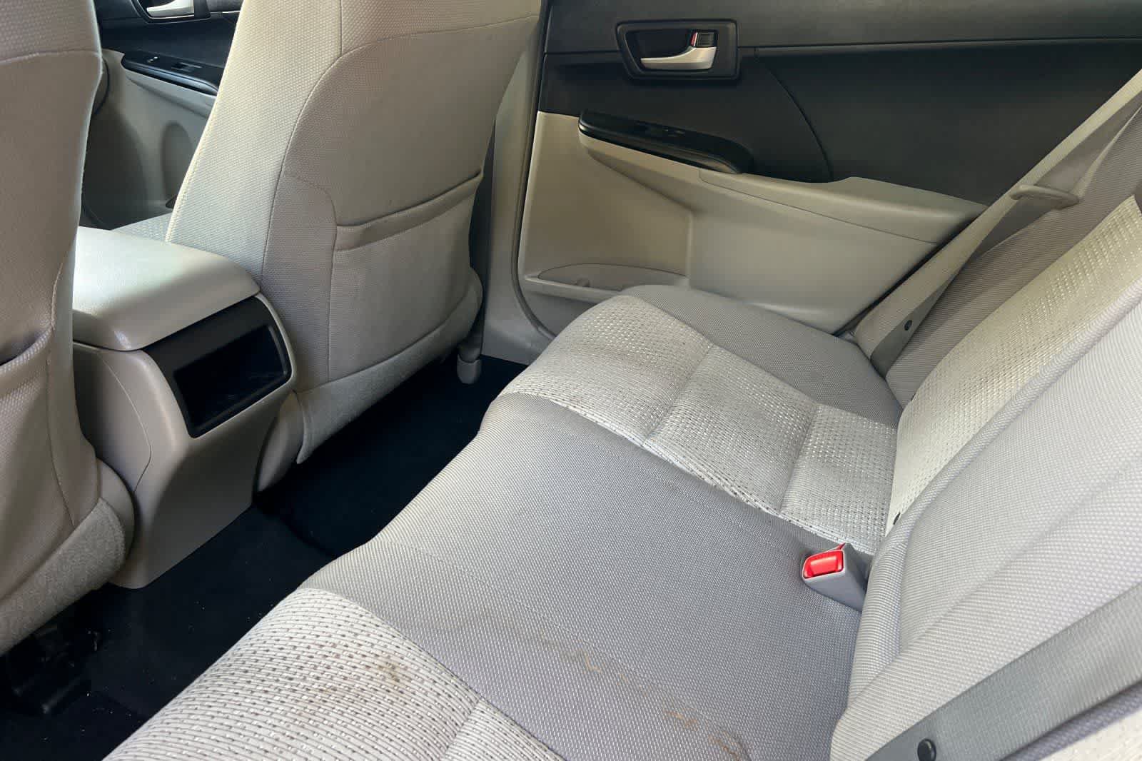Used 2014 Toyota Camry LE FWD image 5