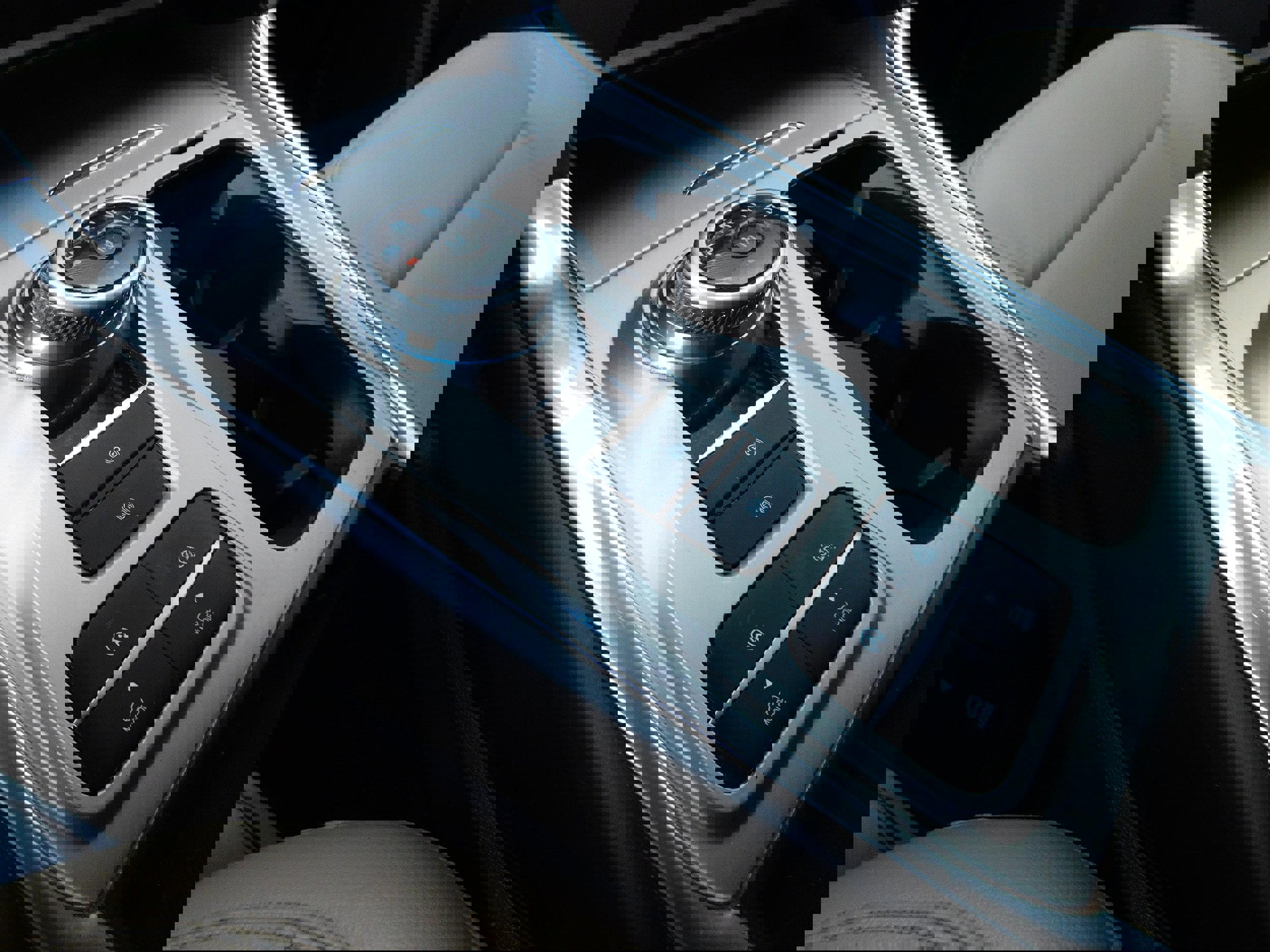 Used 2020 Ford Explorer XLT w/ Equipment Group 202A image 20