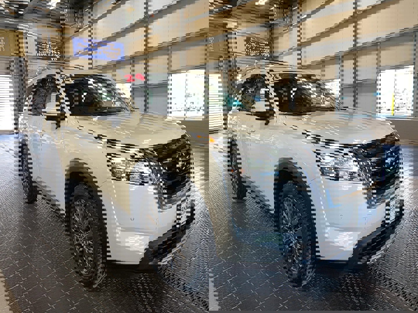 Used 2024 Nissan Pathfinder SL w/ SL Premium Package