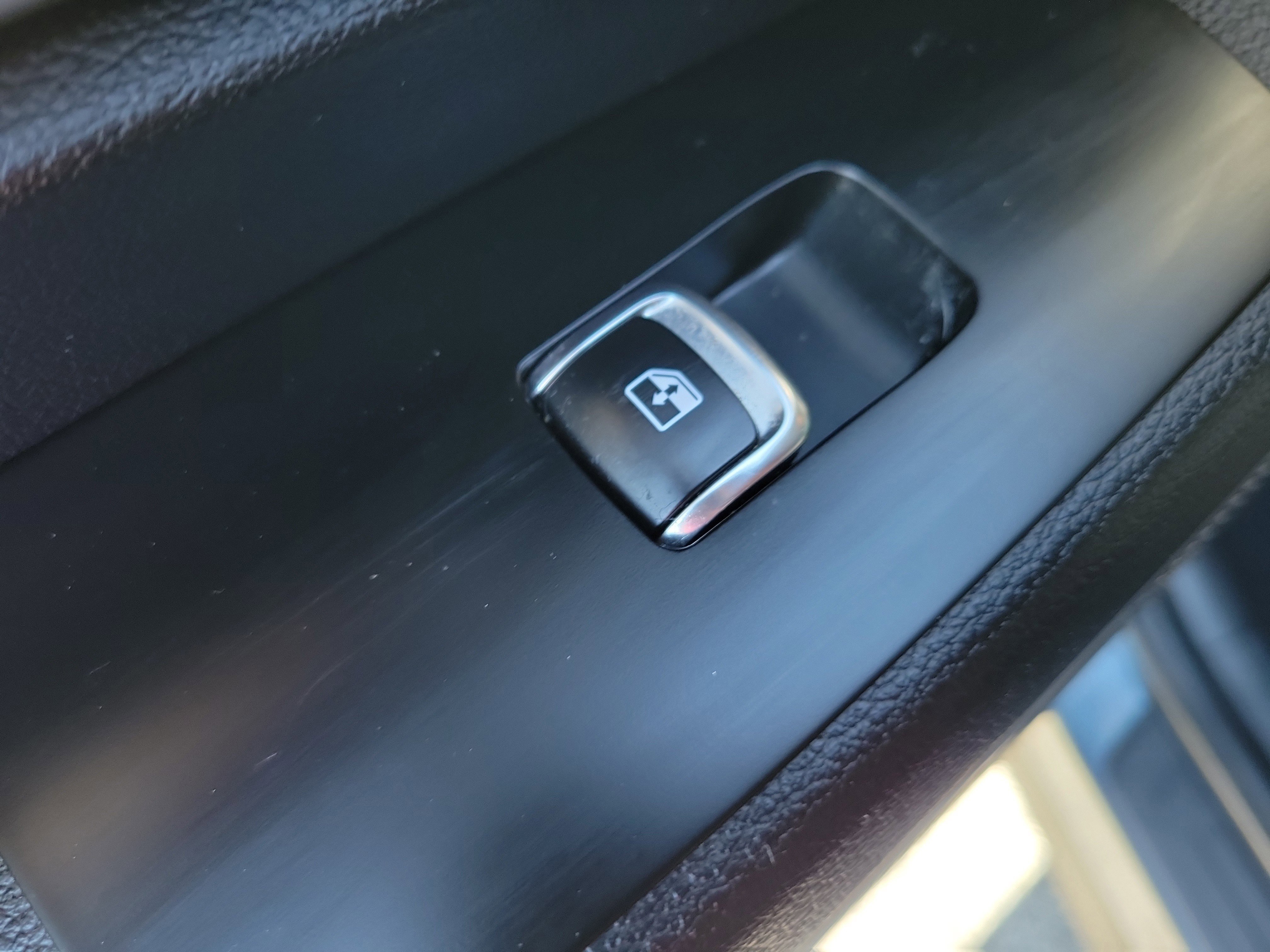 Used 2023 Kia Telluride S image 14