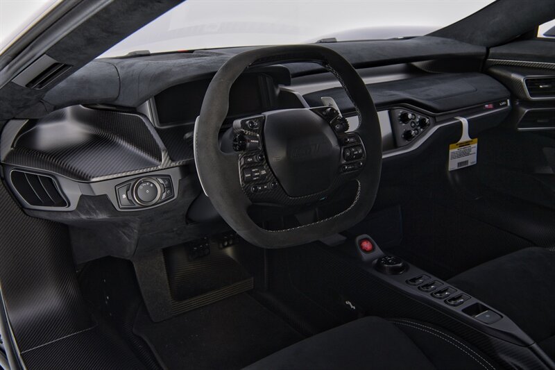 Used 2020 Ford GT Carbon Series RWD image 17