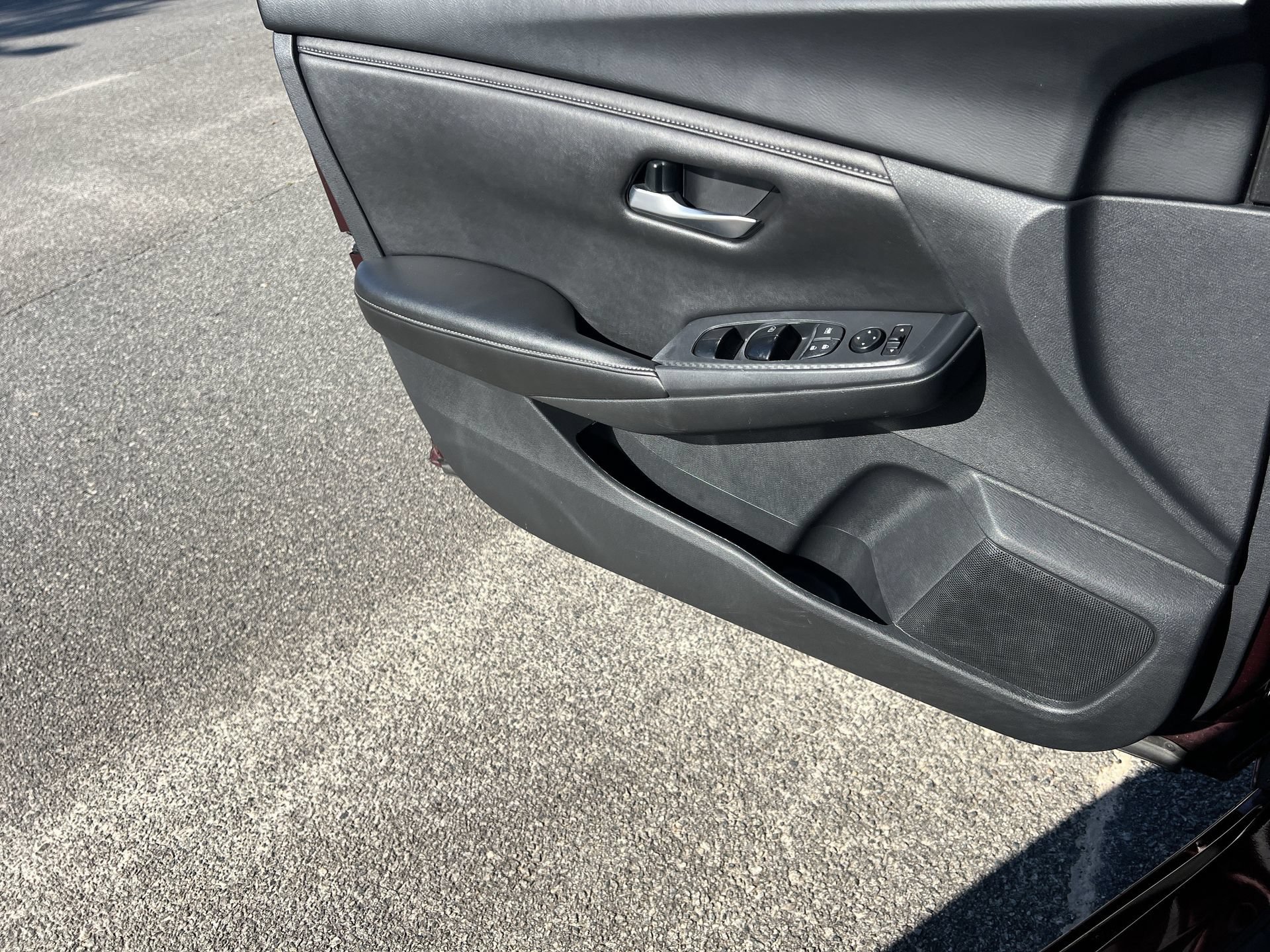 Used 2024 Nissan Sentra SV FWD image 14