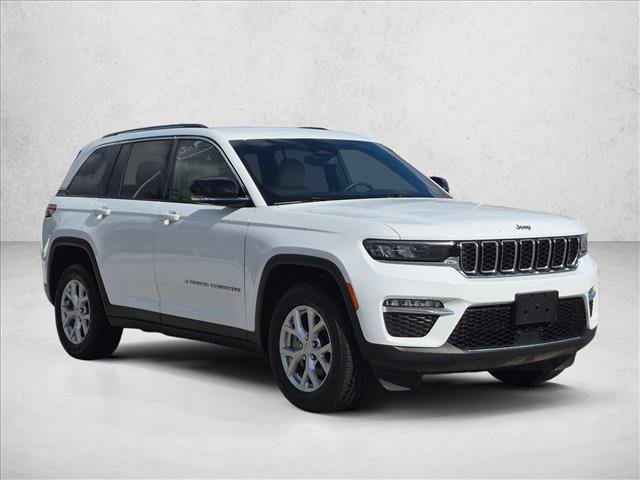 Used 2023 Jeep Grand Cherokee Limited AWD/4WD image 3
