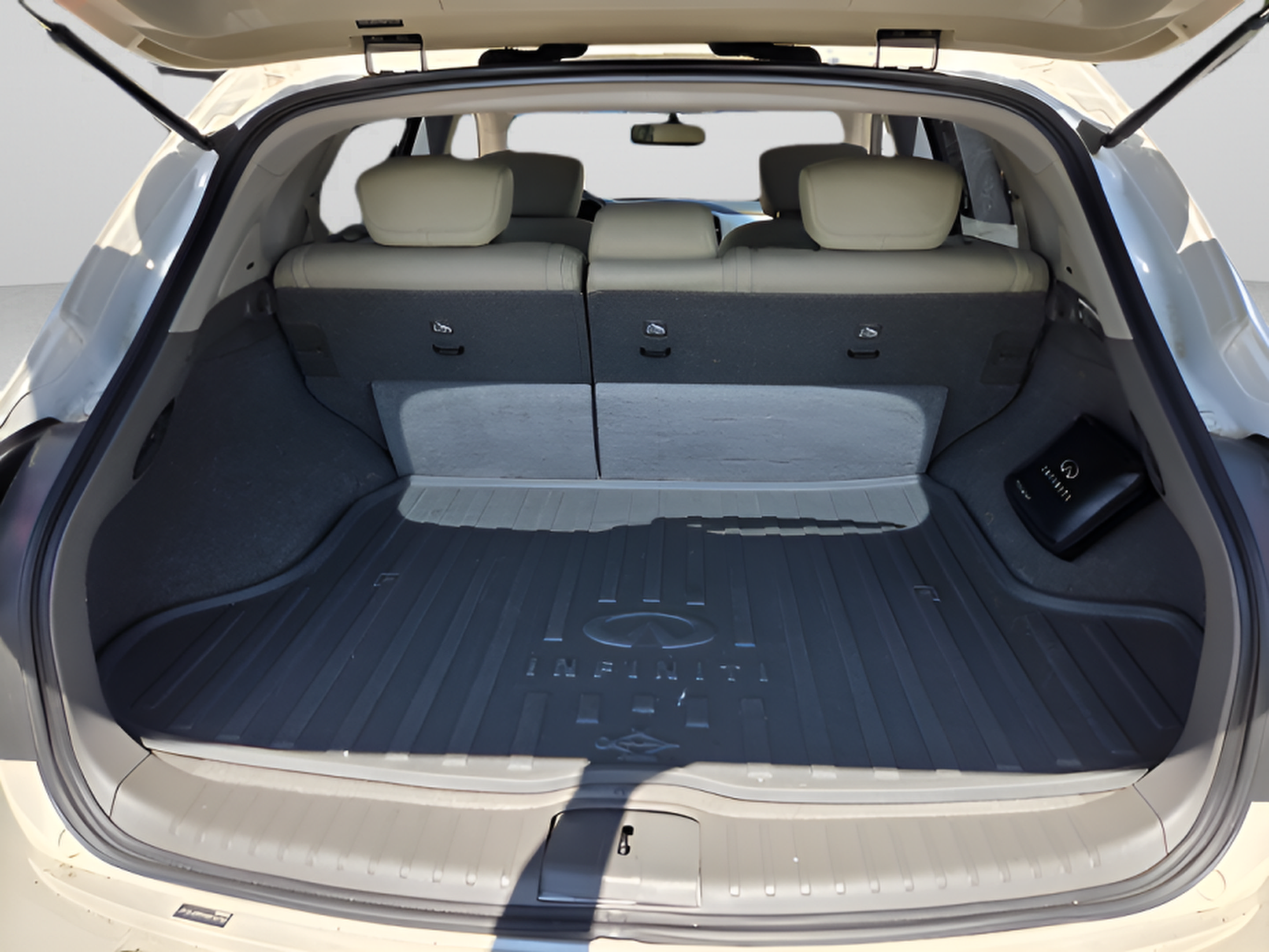 Used 2017 INFINITI QX50 AWD w/ Premium Plus Package image 27