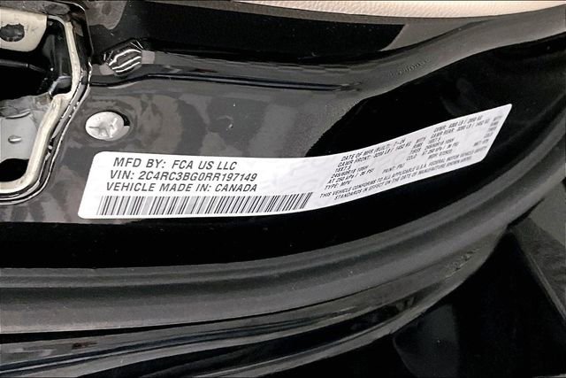 Used 2024 Chrysler Pacifica Touring-L image 38