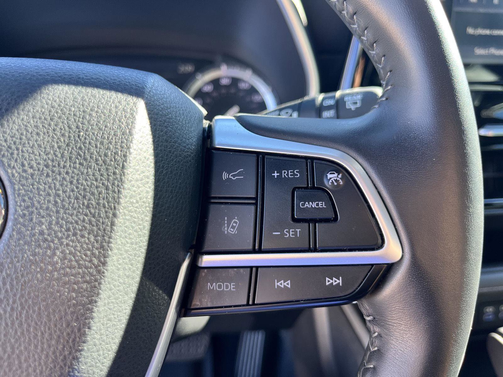 Used 2022 Toyota Highlander XSE image 38