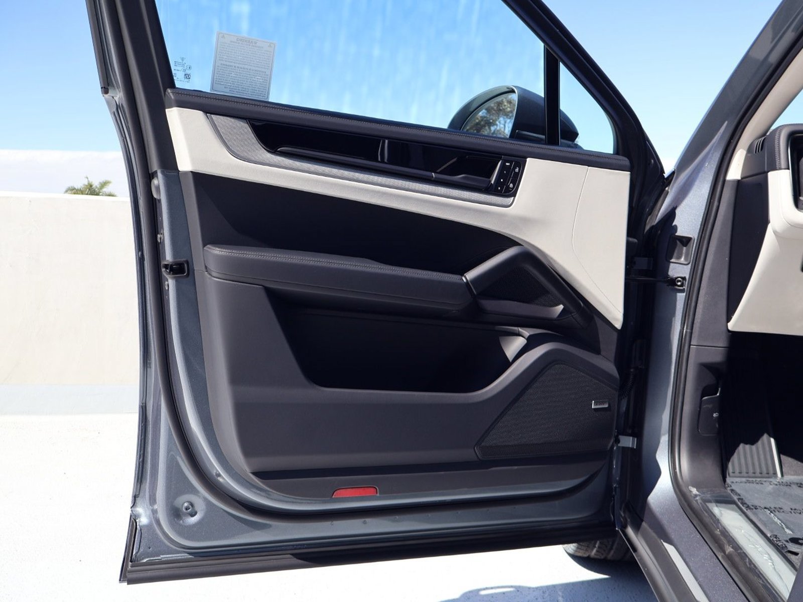 New 2026 Porsche Cayenne Coupe AWD/4WD image 14