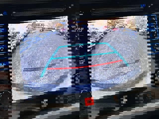 Used 2017 Toyota Tacoma Limited image 24