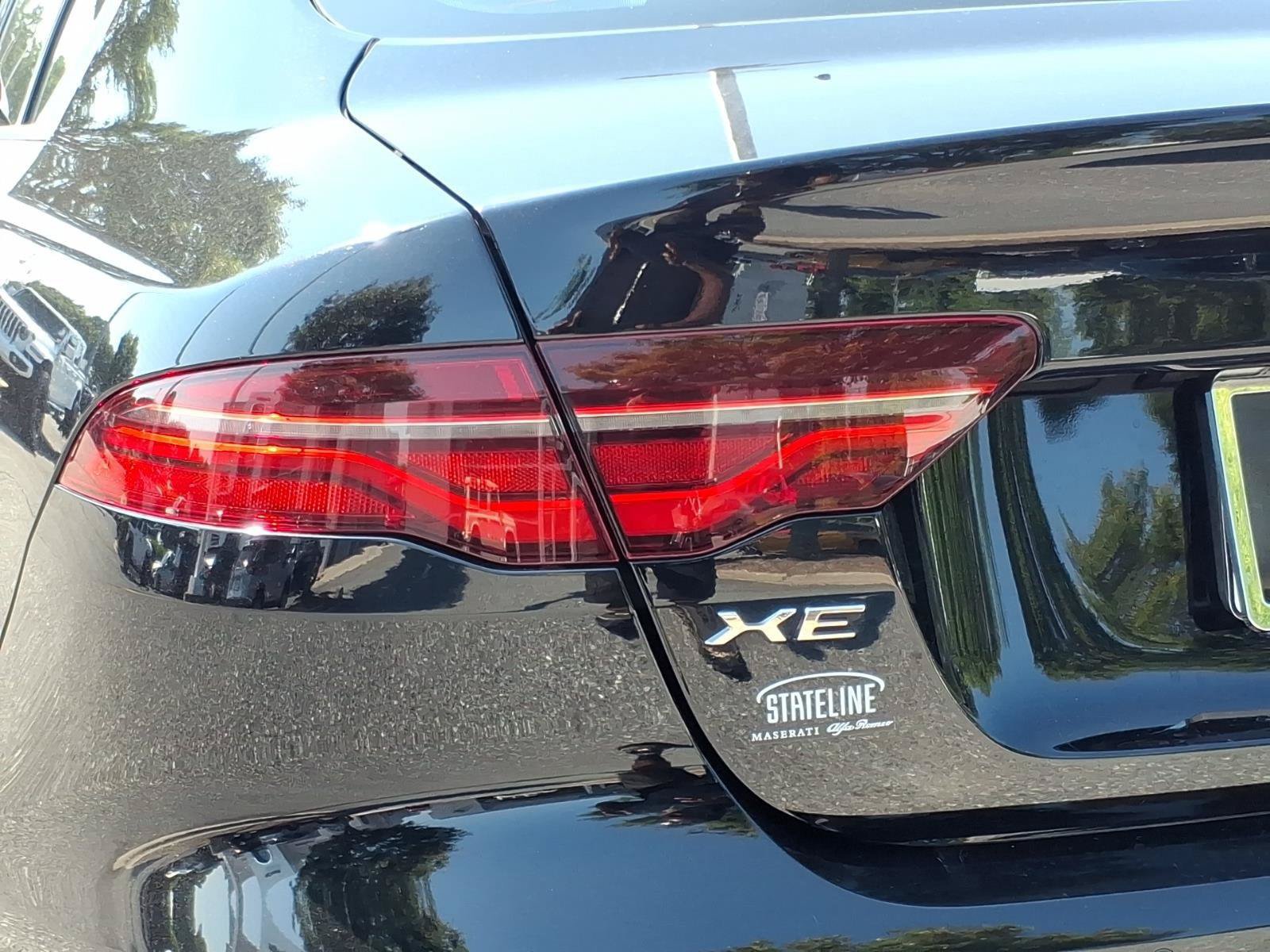 Used 2020 Jaguar XE S RWD image 17