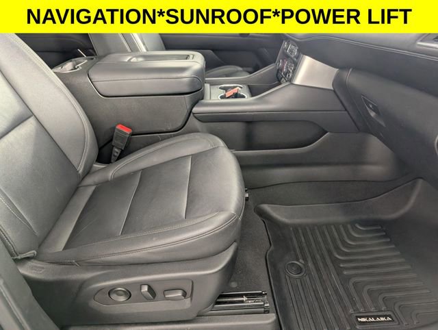 Used 2022 Chevrolet Suburban Z71 w/ Luxury Package image 35
