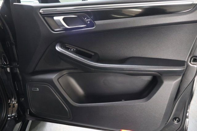 Used 2018 Porsche Macan GTS w/ Premium Package Plus image 14