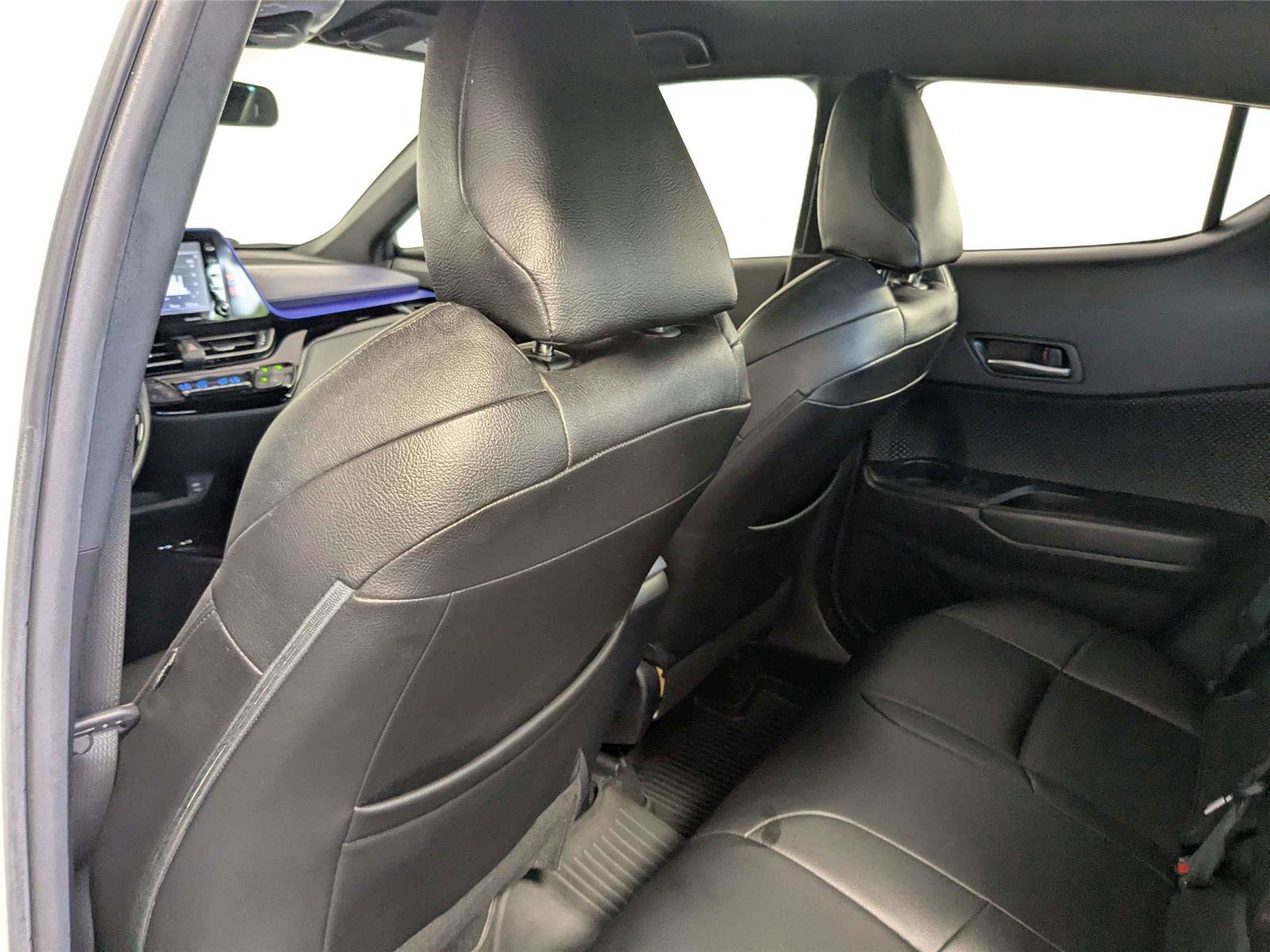 Used 2020 Toyota C-HR XLE FWD image 35