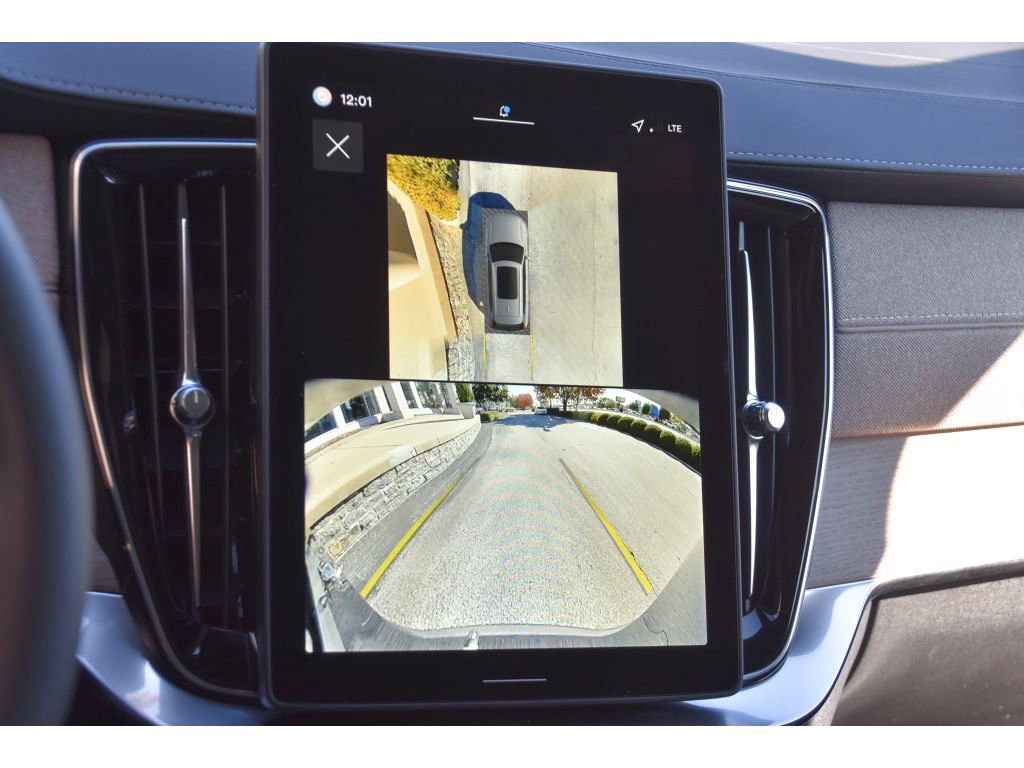 New 2026 Volvo XC90 B6 Plus w/ Protection Package Premier image 23