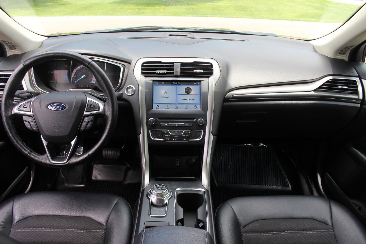 Used 2017 Ford Fusion SE w/ Equipment Group 201A AWD/4WD image 31