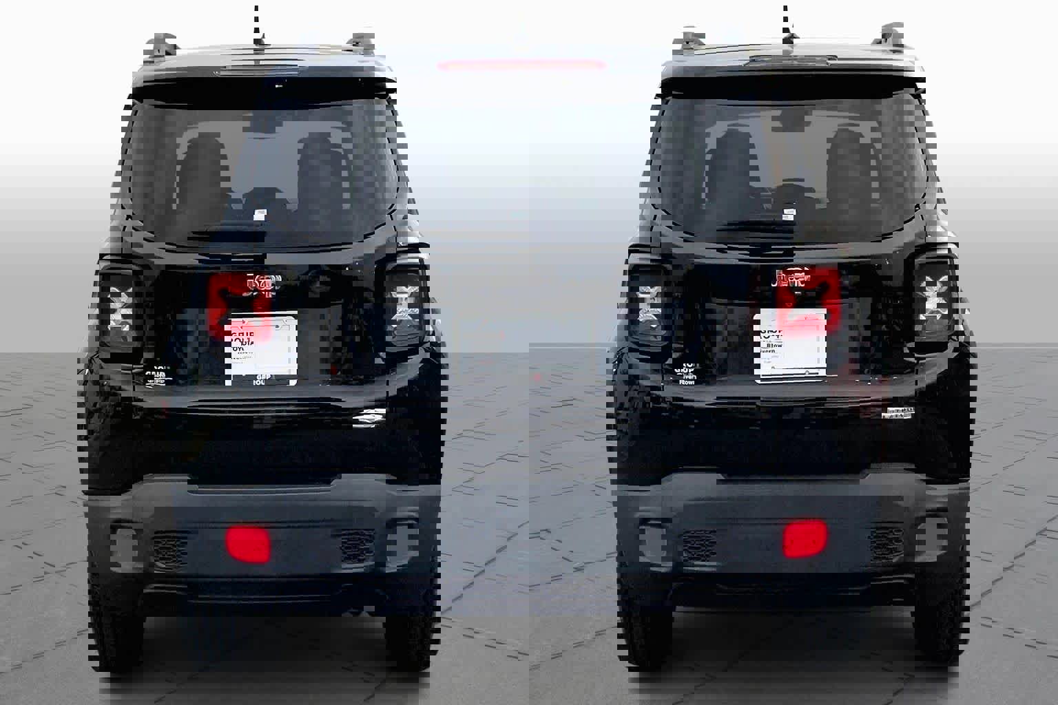 Used 2015 Jeep Renegade Latitude w/ Popular Equipment Group image 5