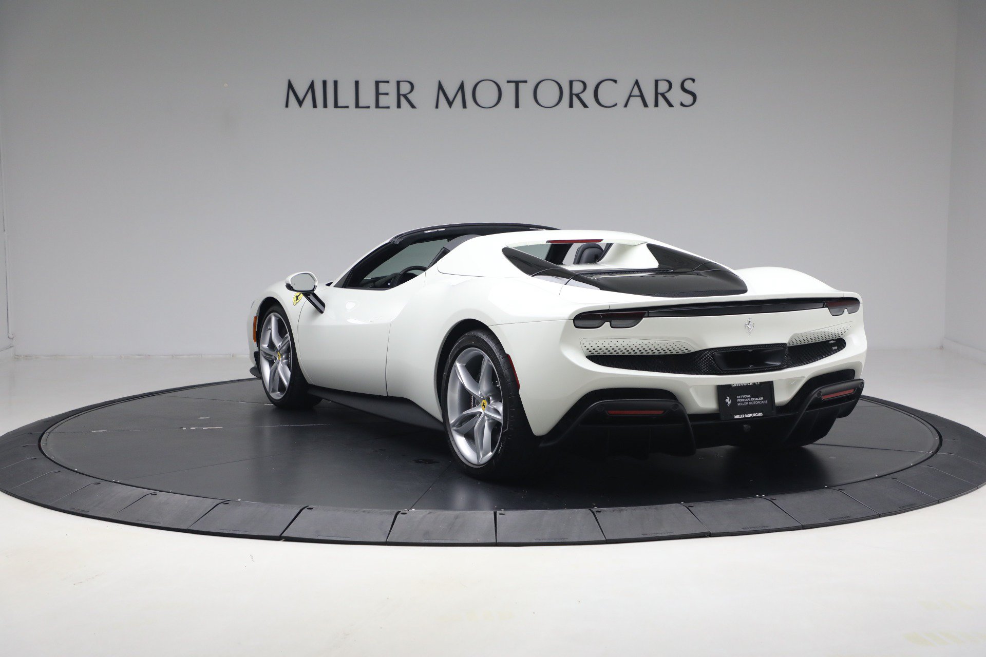 Used 2025 Ferrari 296 GTS RWD image 5