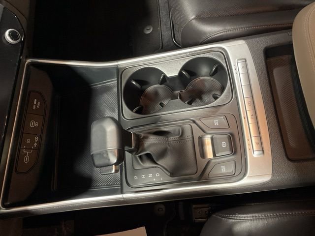 Used 2025 Kia Carnival image 27