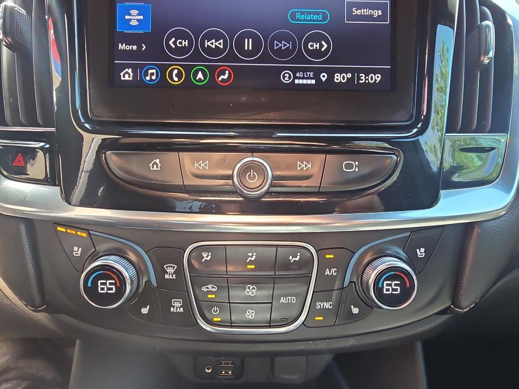 Used 2023 Chevrolet Traverse Premier image 19