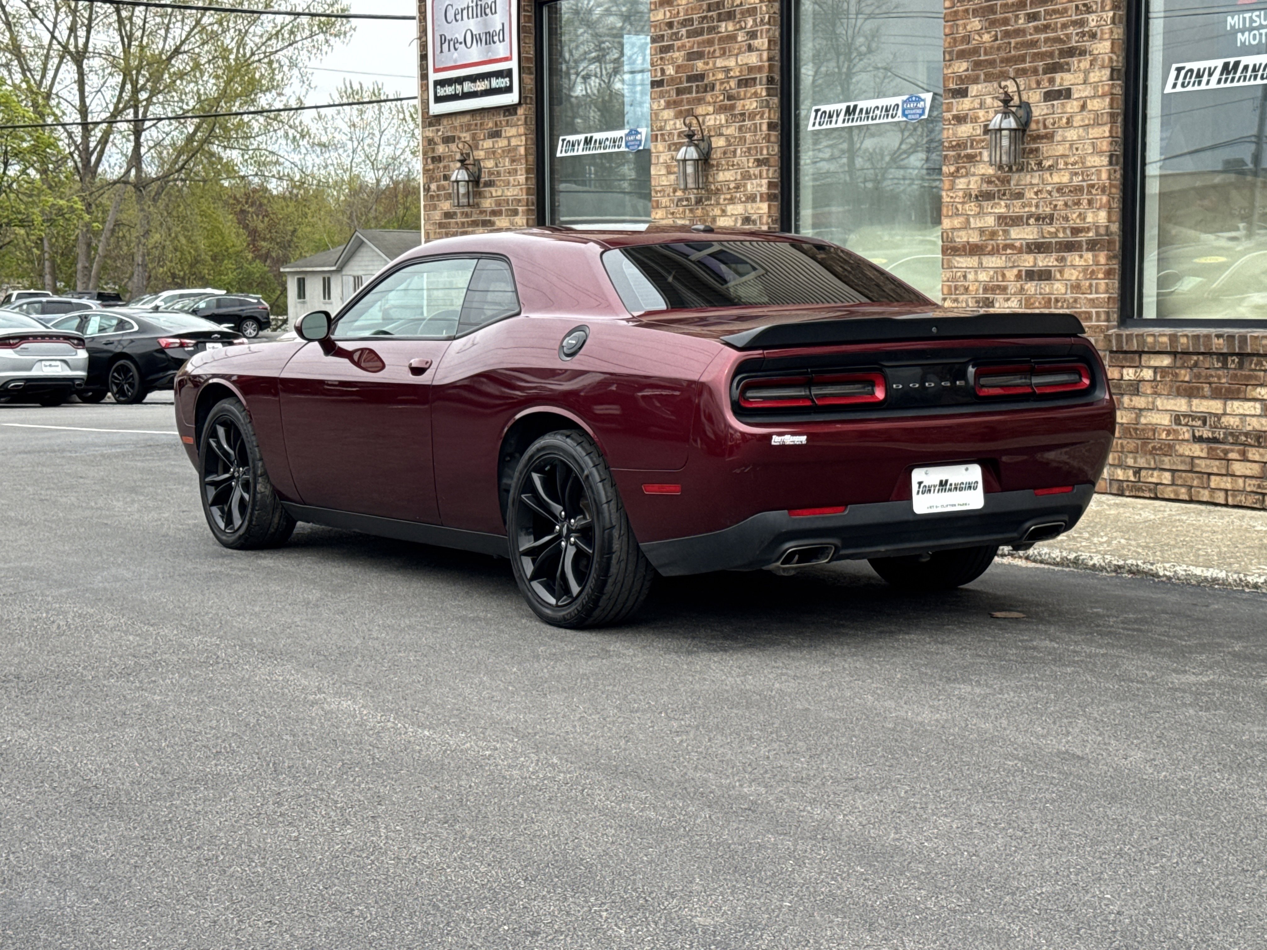 Used 2018 Dodge Challenger SXT w/ Blacktop Package RWD image 3