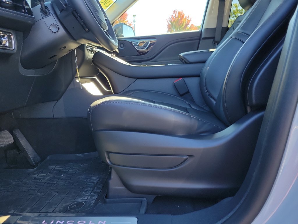New 2027 Lincoln Aviator Reserve w/ Jet Appearance Package AWD/4WD image 19