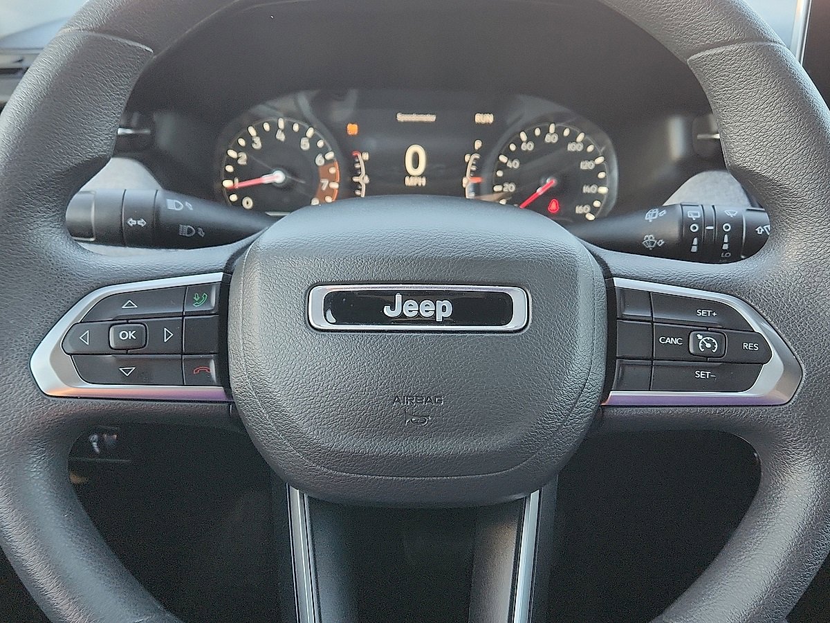 Used 2023 Jeep Compass Sport image 11