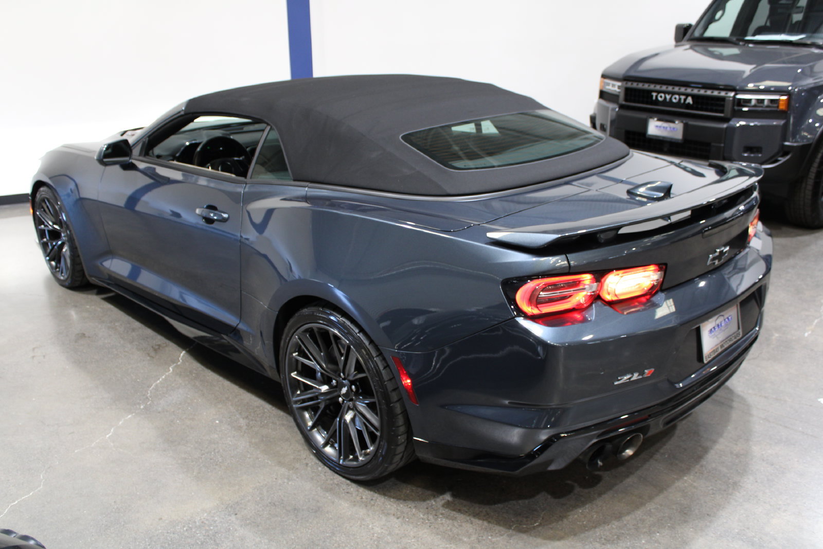Used 2019 Chevrolet Camaro ZL1 RWD image 10
