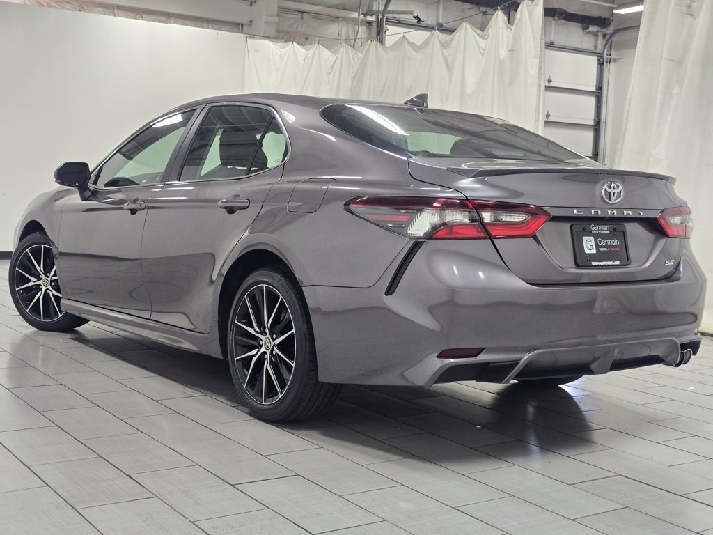 Used 2024 Toyota Camry SE image 12