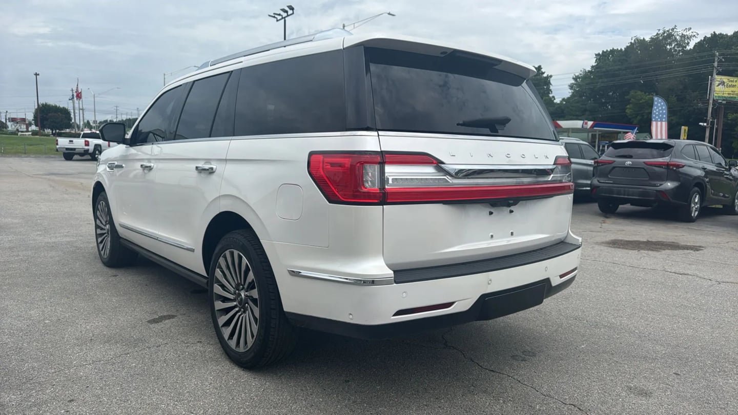 Used 2019 Lincoln Navigator Reserve AWD/4WD image 3