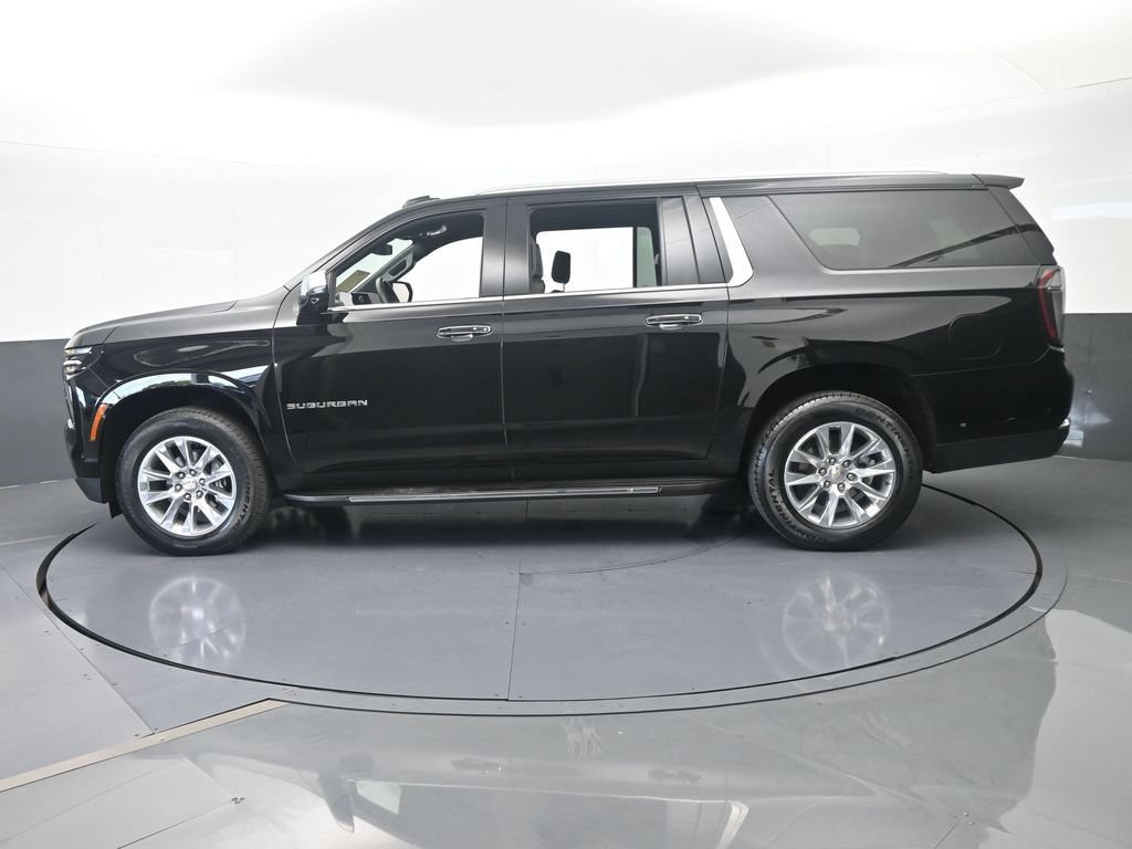 Used 2026 Chevrolet Suburban Premier AWD/4WD image 3