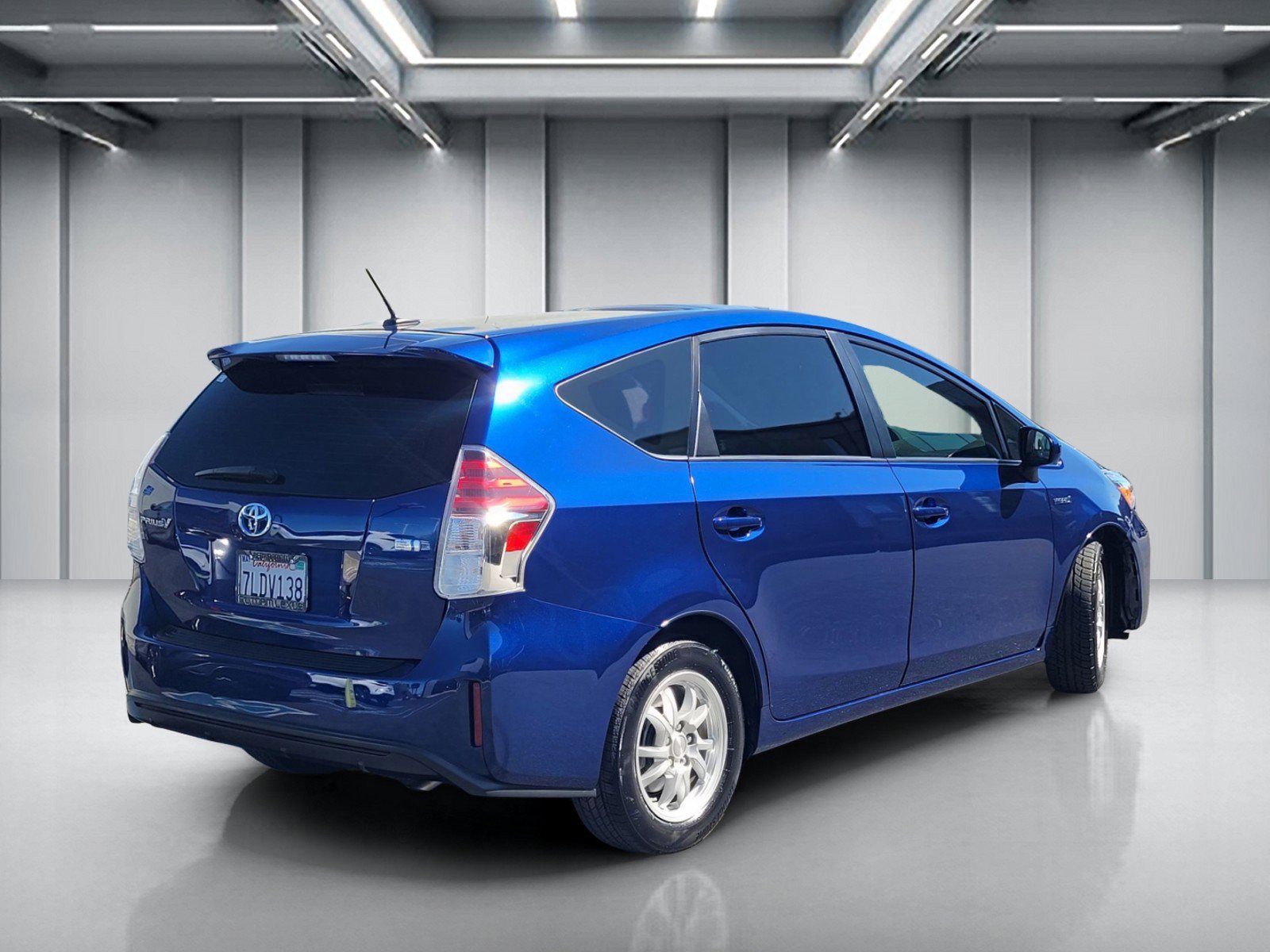 Used 2015 Toyota Prius V Three FWD image 5
