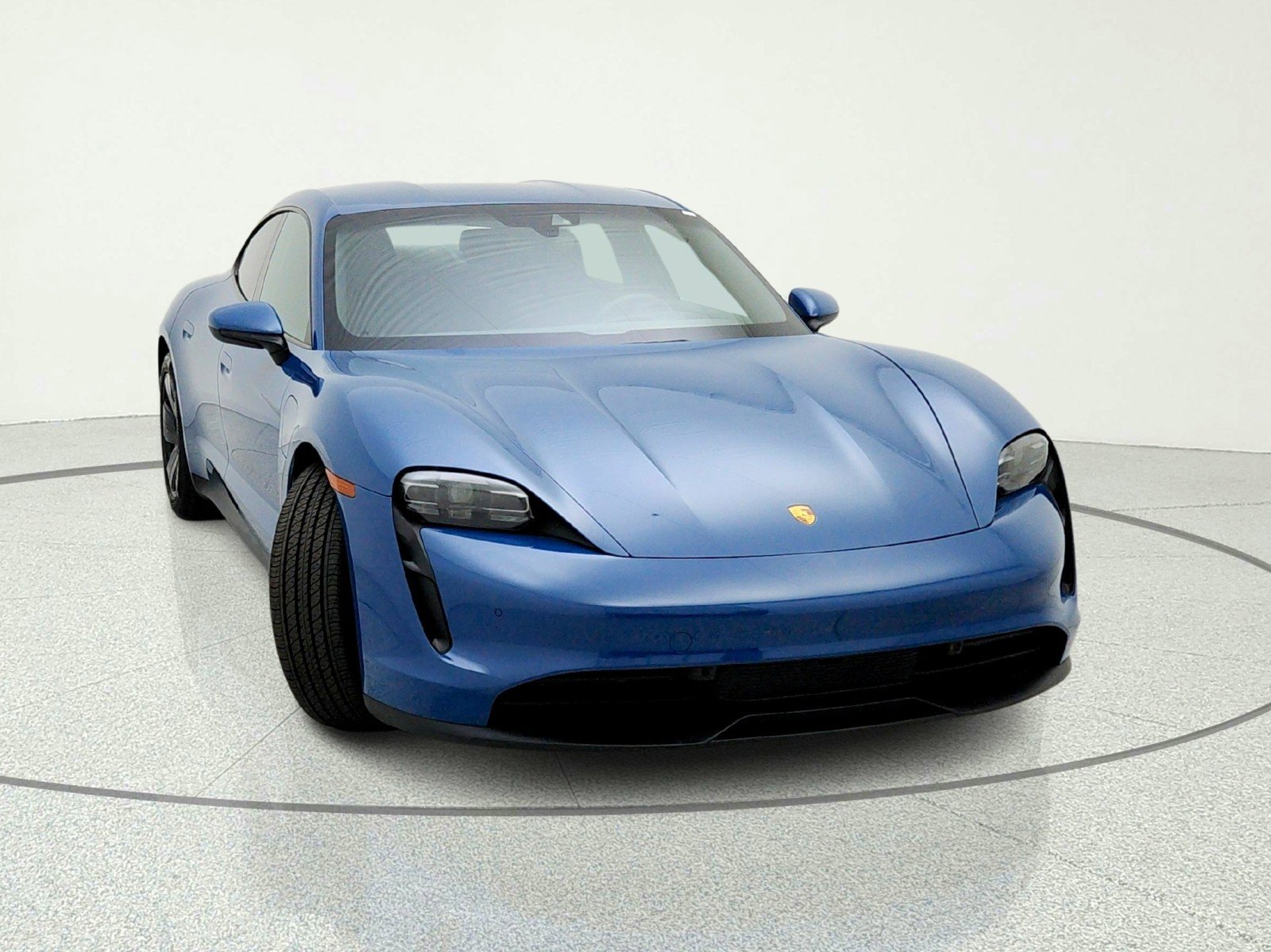 Used 2023 Porsche Taycan RWD image 4