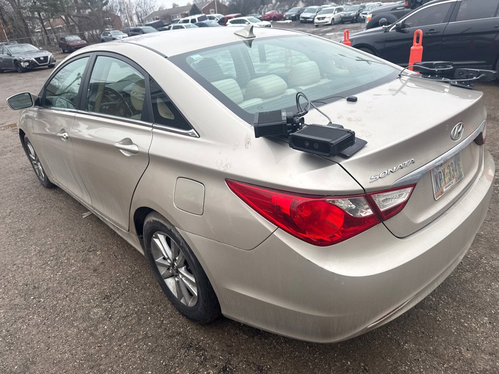 Used 2011 Hyundai Sonata GLS FWD image 3