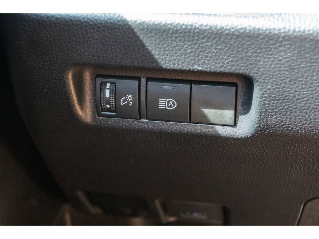 Used 2025 Toyota RAV4 XLE AWD/4WD image 26