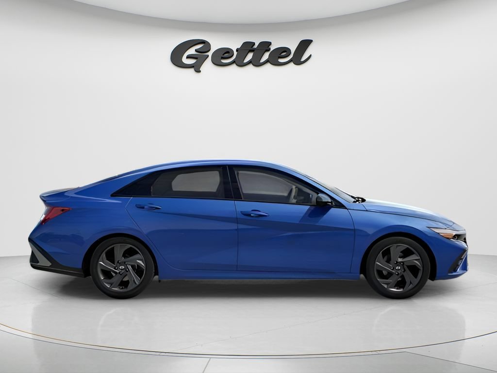 Used 2026 Hyundai Elantra Sport w/ Cargo Package FWD image 7