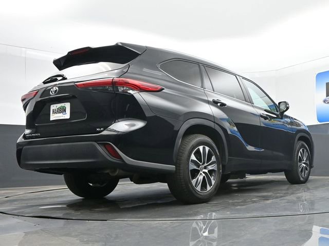 Used 2021 Toyota Highlander XLE image 24