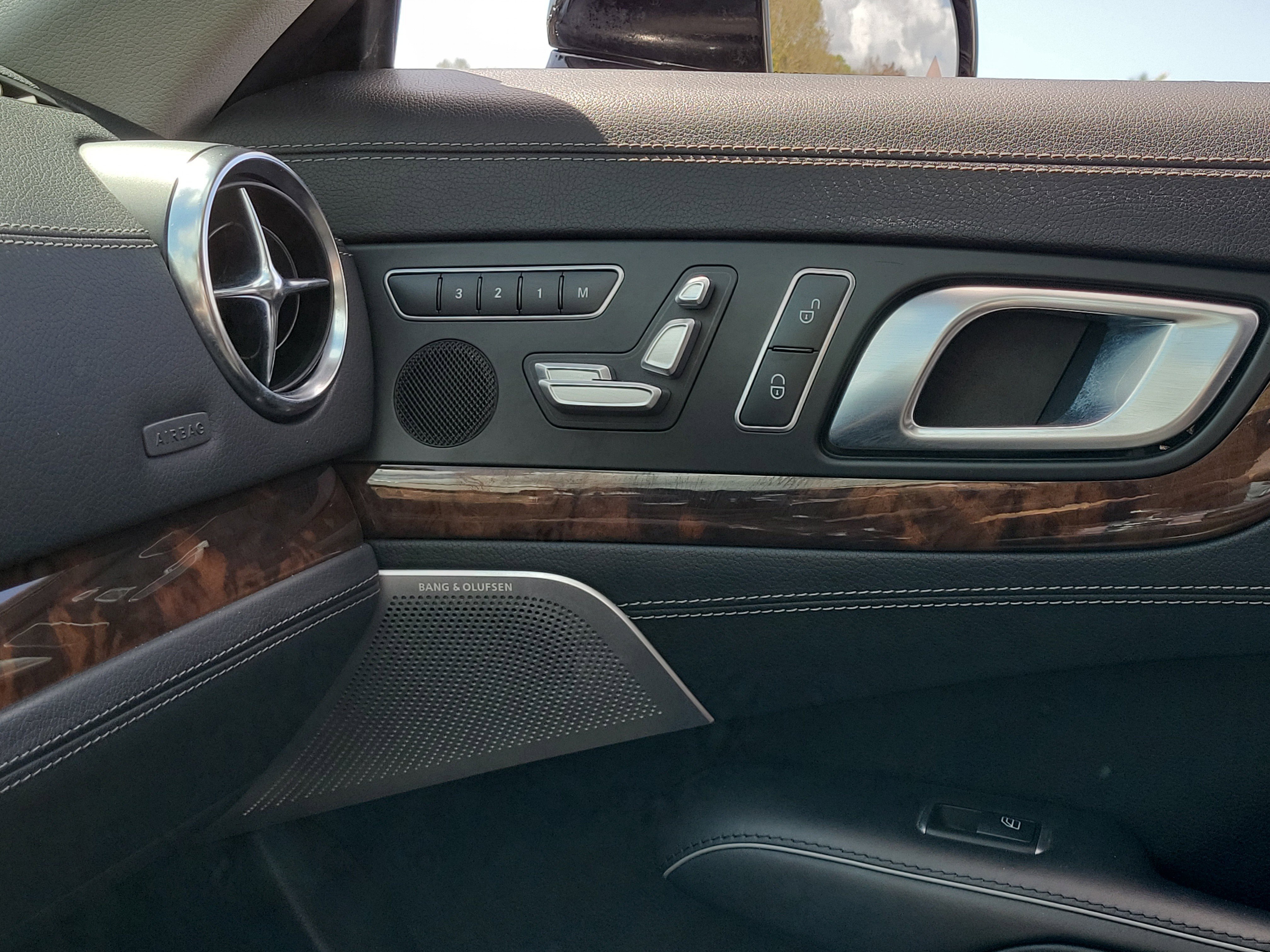 Used 2013 Mercedes-Benz SL 550 image 28