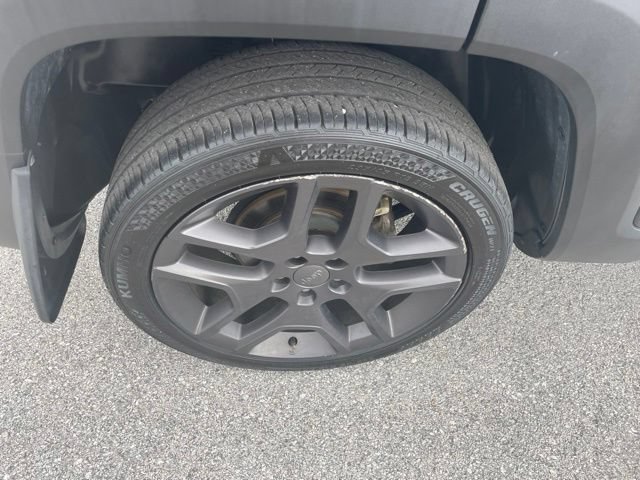 Used 2021 Jeep Renegade Latitude AWD/4WD image 18