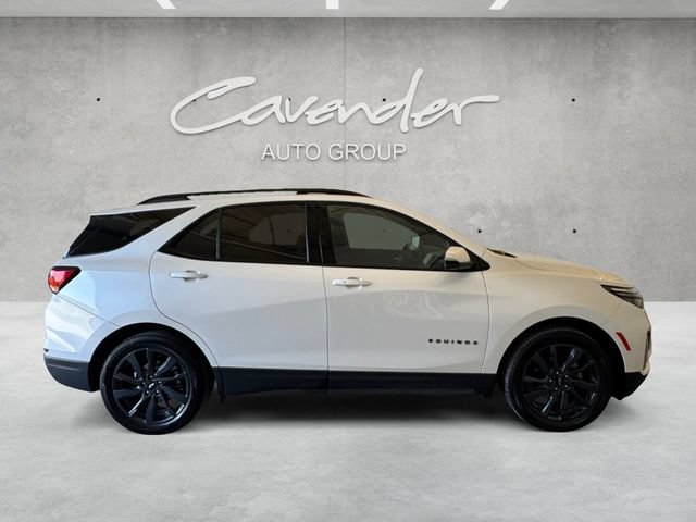 Used 2023 Chevrolet Equinox RS w/ RS Leather Package FWD image 17