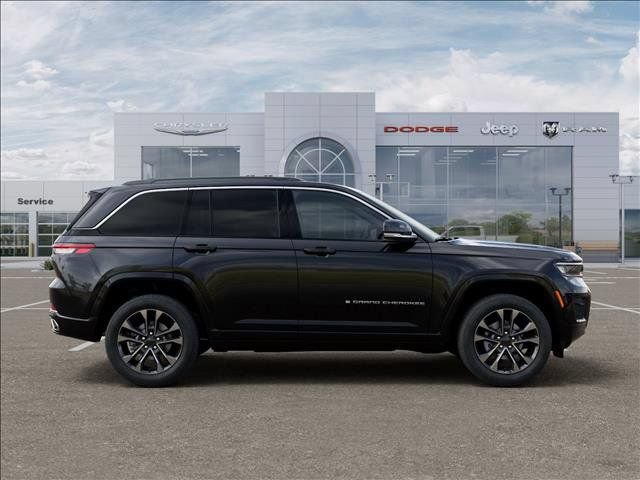 New 2025 Jeep Grand Cherokee Overland w/ Luxury Tech Group IV AWD/4WD image 21