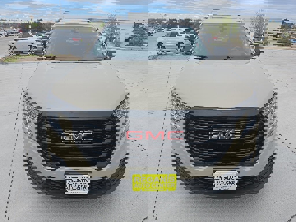Used 2023 GMC Terrain SLE w/ Driver Convenience Package image 1