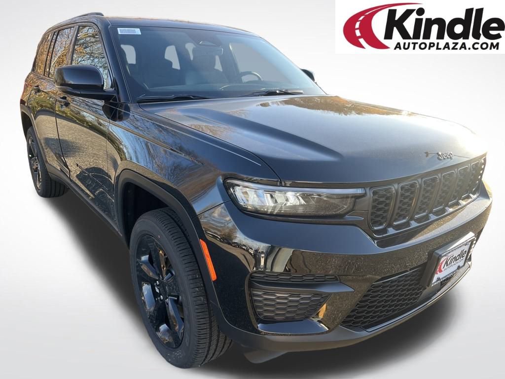 New 2025 Jeep Grand Cherokee Laredo image 1